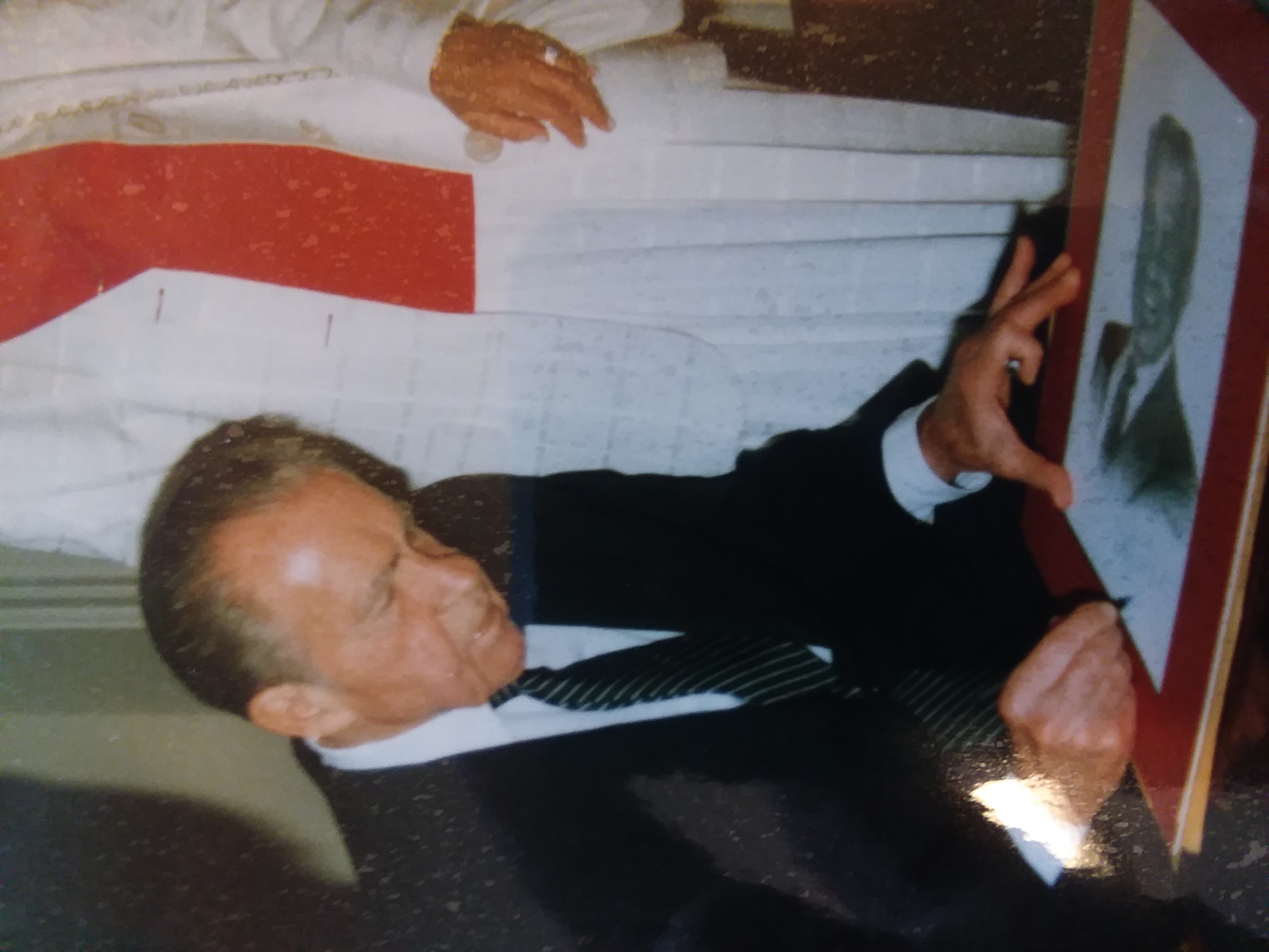 Richard Nixon signing Derek's drawing